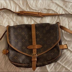 Vintage Louis Vuitton Samur 30. Made in France February 1992.